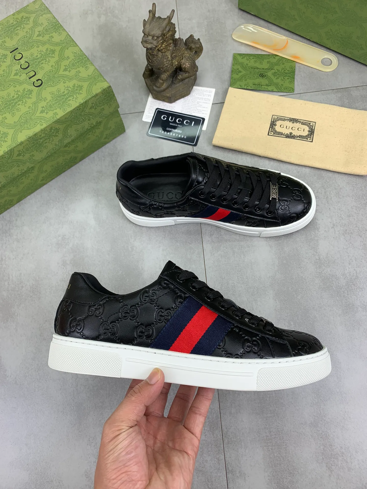 Men's shoes 💰P440💰 [New model] (GUCCI) official website's latest 🎁🎁casual and fashionable men's shoes 👟, hot style 💥 style is simple and elegant, exclusive for trendy men. Unique official website's latest brand double G elements 👑Original Gucci decoration, fashionable and generous, the fabric is original frosted calfskin ✅Fully imported first-layer pigskin lining, the official website specifies wear-resistant, lightweight original rubber casual outsole, the classic model is taken in kind at the counter🎬38-44 4️⃣ colors available